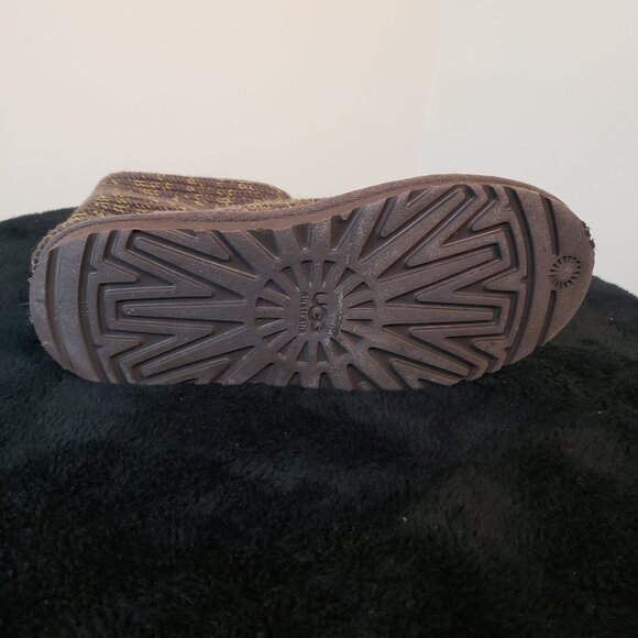 UGG Water Resistant Sweater Boot - Picture 6 of 17